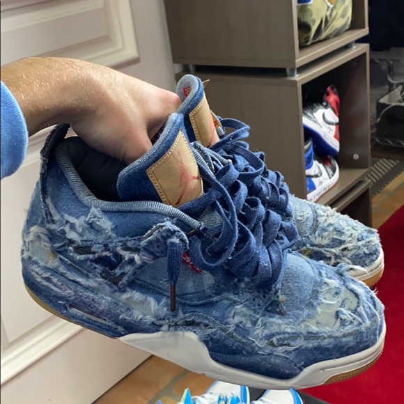 Shoes - Jordan 4 Levi